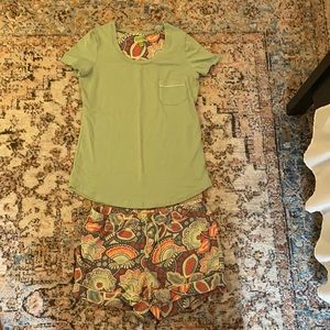 Vera Bradley pajama set. Mint green and pattern.